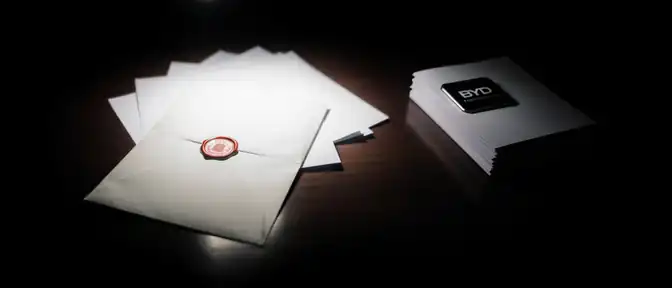 От дипломатических кабинетов до китайского автопрома: почему против Петера Сийярто возбудили уголовное дело